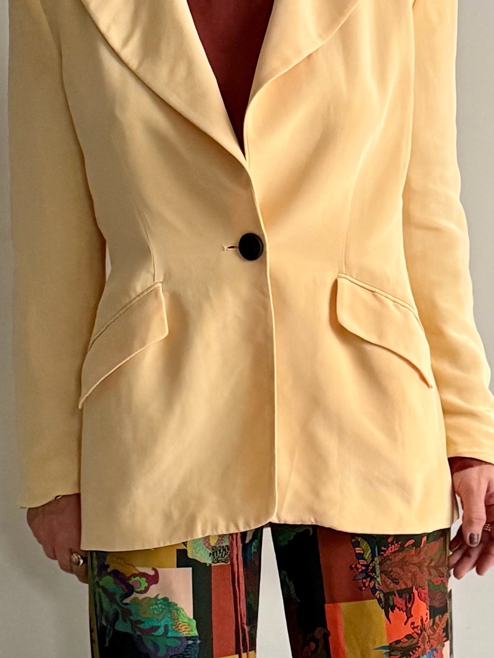 VINTAGE 1990s Linda Allard for Ellen Tracy Yellow Silk Blazer ✨